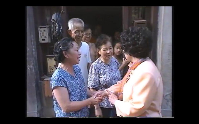 1992年，72岁的李香兰回到上海